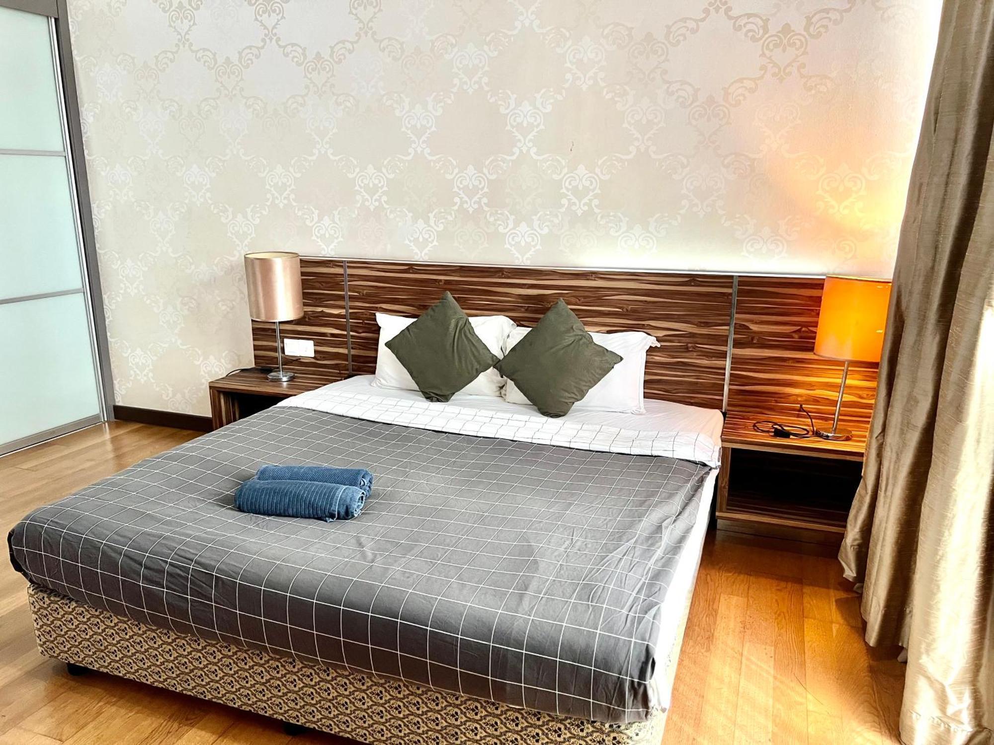 Regalia Service Klcc Skypool Apartemen Kuala Lumpur