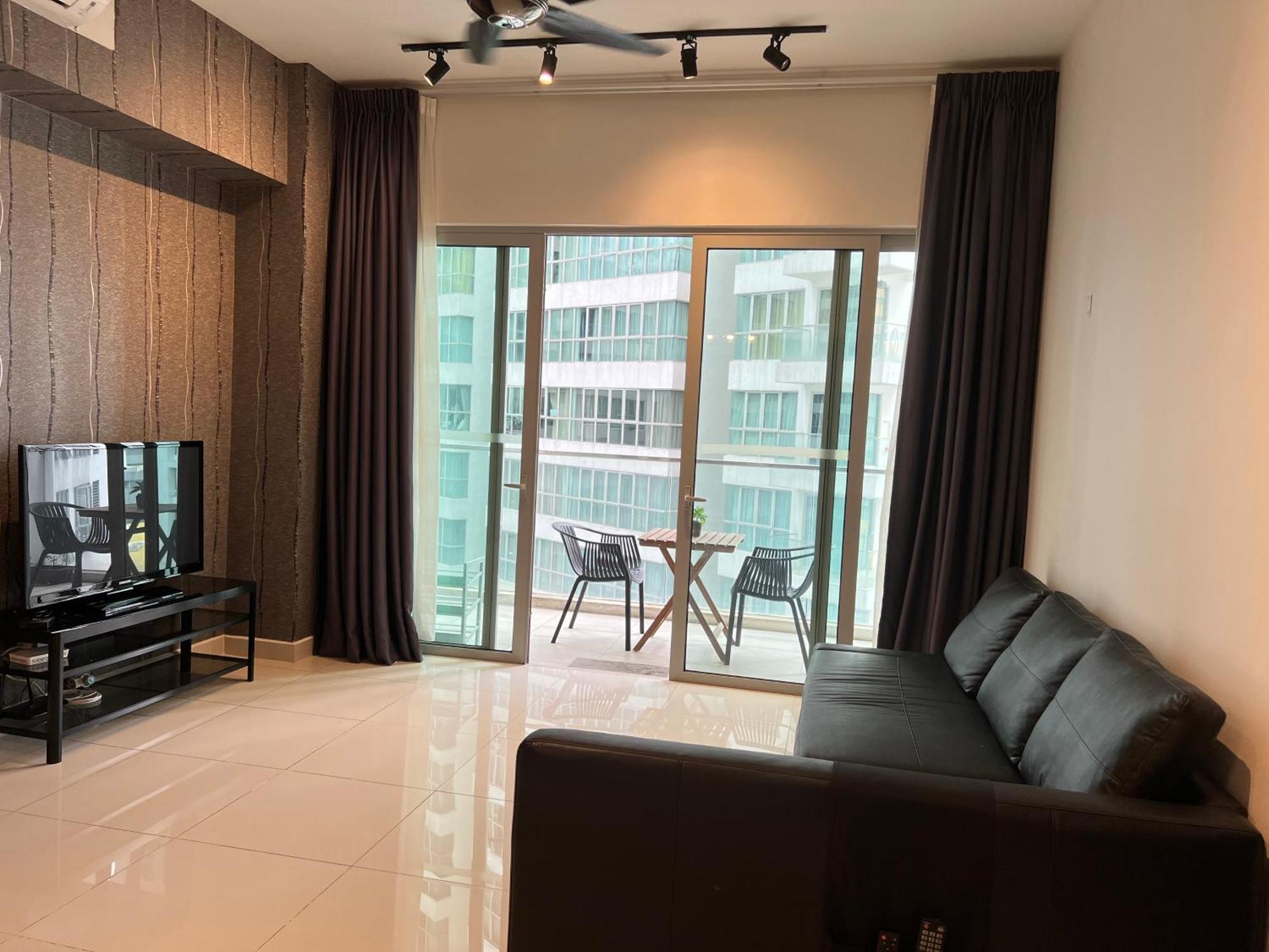 Regalia Service Klcc Skypool Apartemen