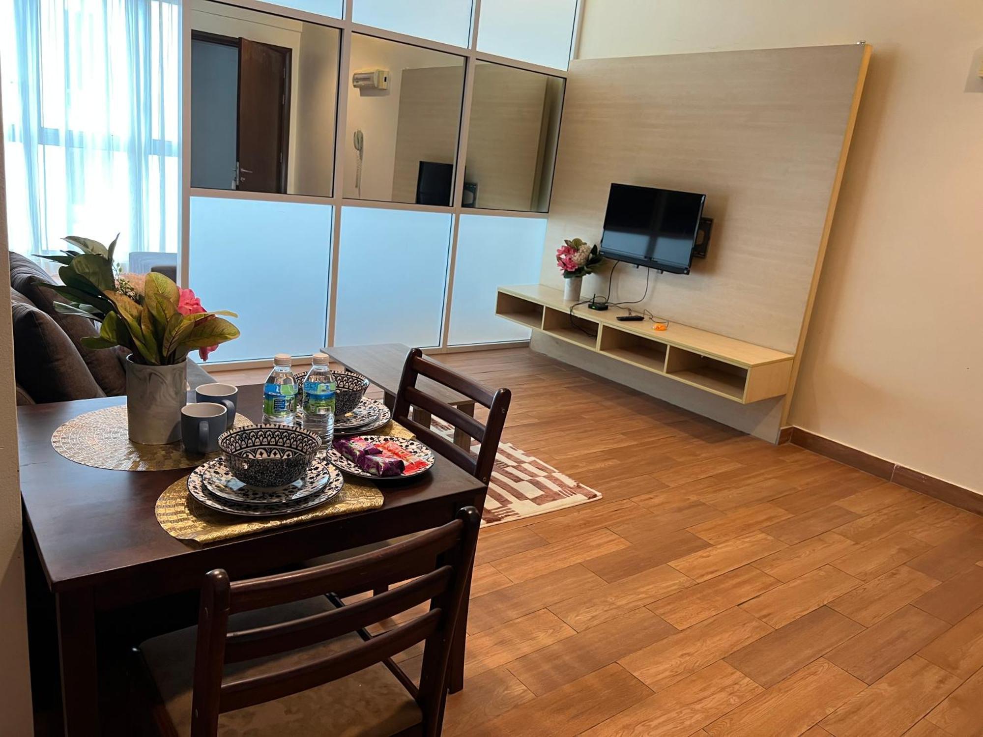 Regalia Service Klcc Skypool Apartemen *
